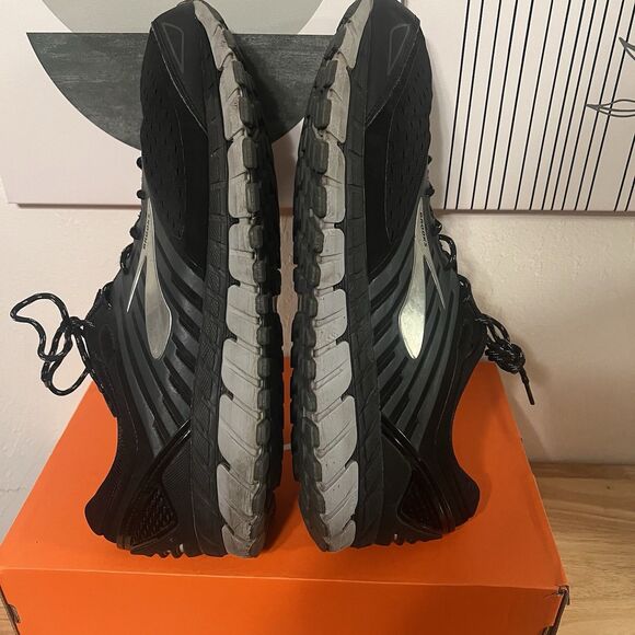 Brooks Shoes Beast 18 Black Gray Mens 16 Medium D Athletic Running  1102822E004 - Picture 5 of 9